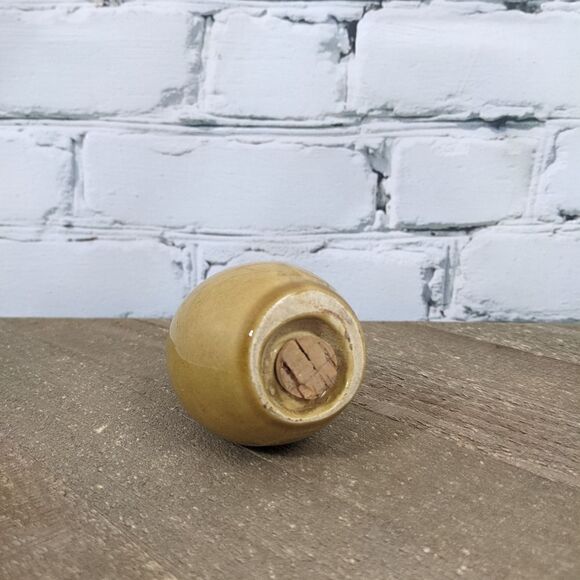 expo 67 memorabilia - ceramic salt or pepper shaker - Picture 6 of 7